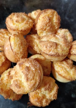 A picture of Flourless, Sugar-Free Muffins.