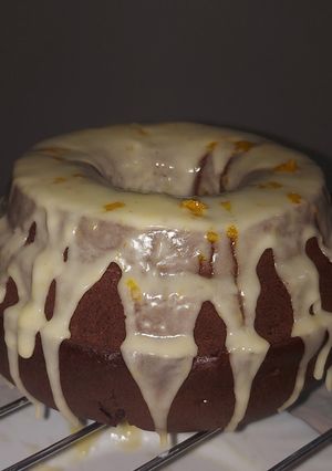 Una foto de Budín de cacao y naranja rico y esponjoso