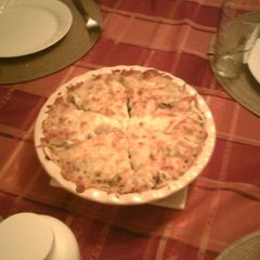 A picture of Seafood spaghetti pizza.