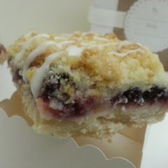 A picture of Apple Blueberry Custard Pie Crumble.