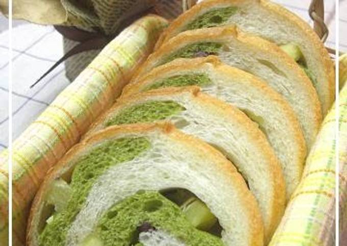 Rolled Matcha Bread with Sweet Potatoes and Adzuki