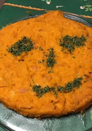 Une photo de Citrouille joyeuse (purée de courge delica moretti,pommes de terre,lard,emmental,persil)