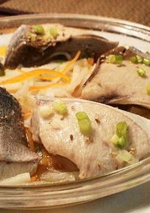 A picture of Yellowtail with Shio-Koji Steamed in a Microwave.