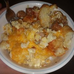 A picture of Tater tot breakfast casserole.