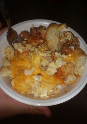A picture of Tater tot breakfast casserole.