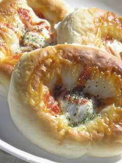 A picture of Sunny-side Up Egg Bread Using a Bread Machine.