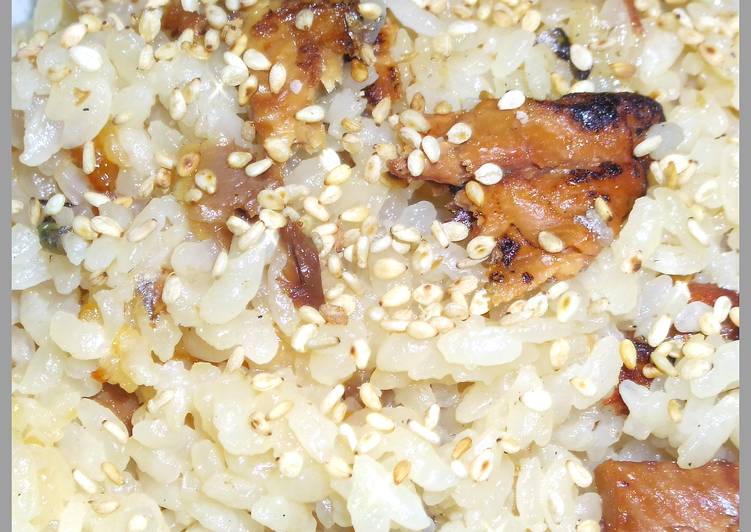 Steps to Make Perfect Easy Flavored Rice Made with Canned Kabayaki-style Pacific Saury