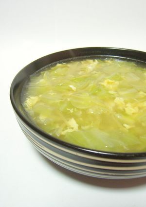 A picture of Cabbage-filled Chinese Soup.