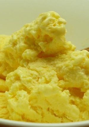 A picture of Easy Vanilla Ice Cream.