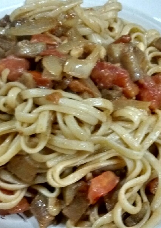 Una foto de Tallarines con vegetales. Receta fácil, rica y #económica