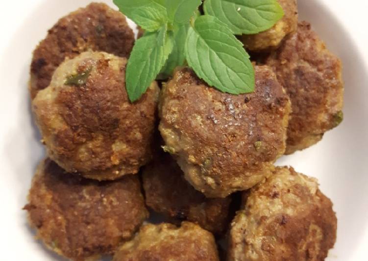 Steps to Make Quick Meatballs with Mint