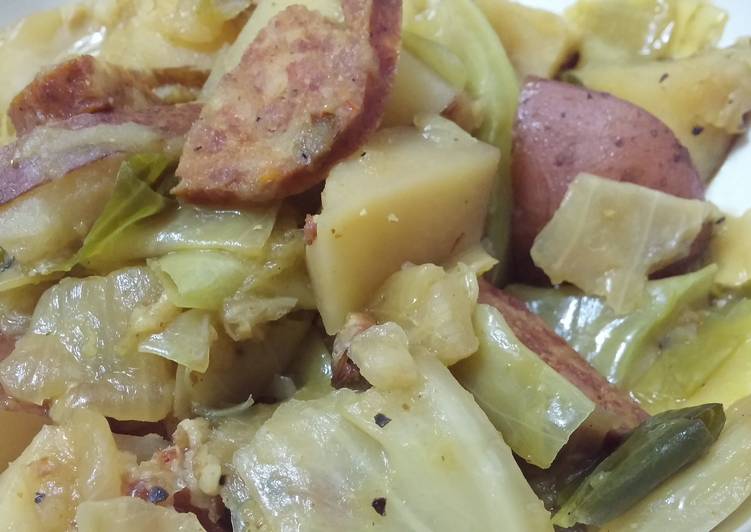 Steps to Make Speedy Slow Cooker Smothered Cabbage