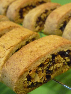 A picture of Macrobiotic Raisin Sandwich Cookies.