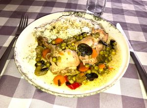 Una foto de Pollo arvejado con champiñones deshidratados