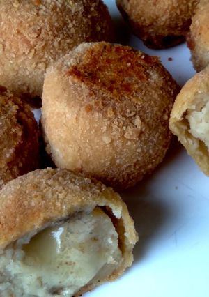 Una foto de Bombitas de papa rellenas