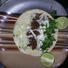 A picture of Carrie asada tacos.