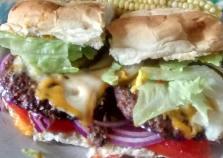 Step-by-Step Guide to Make Quick Backyard Classic Burger