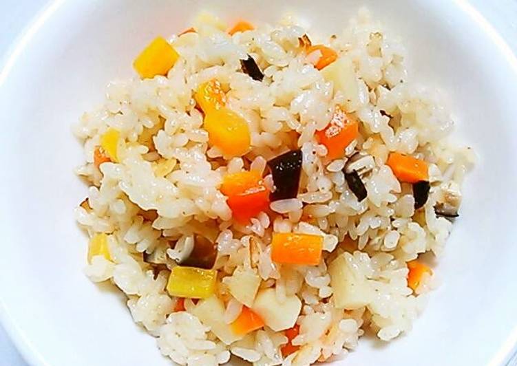 Simple Way to Prepare Super Quick Homemade Chinese Mixed Rice with Chicken Broth