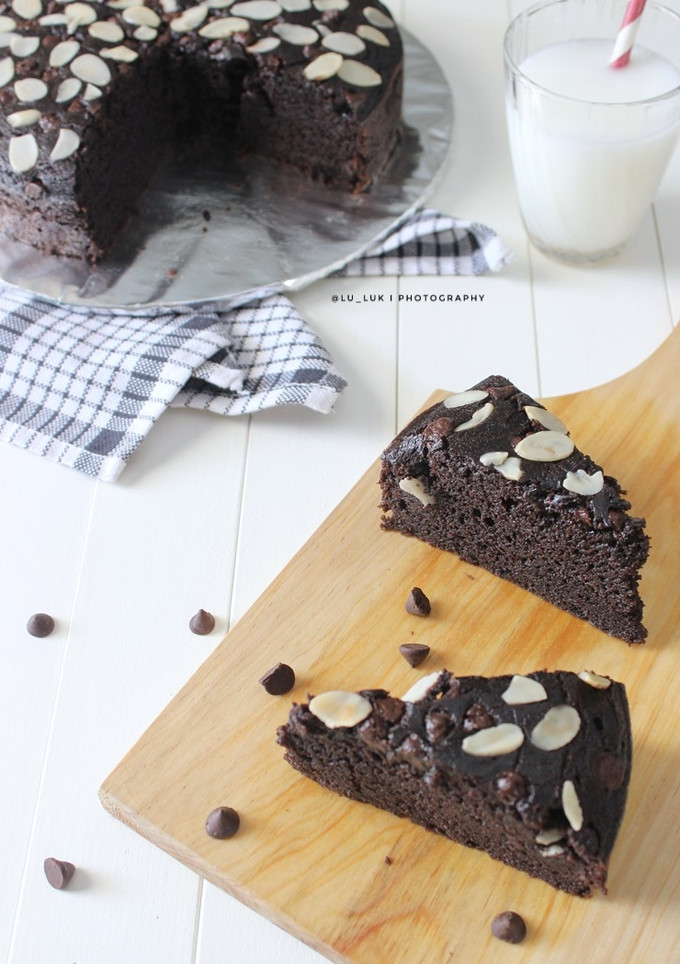 Foto resep Eggless Moist Chocolate Cake (Source : bunda nina)