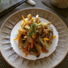 A picture of Oil-free Marinated Mushrooms.