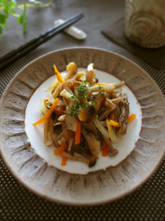 A picture of Oil-free Marinated Mushrooms.