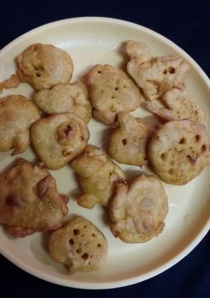 A picture of Aloo pakora.