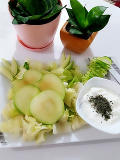 عکسی از دستور سالاد سبز