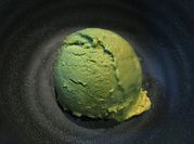 Una foto de helado de matcha