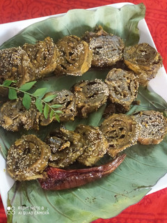 પાત્રા (Patra Recipe In Gujarati) રેસીપી મુખ્ય ફોટો