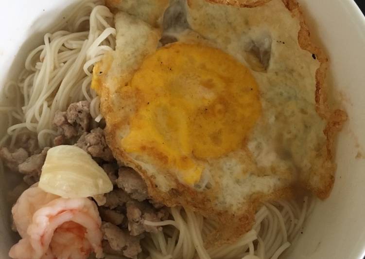 Misoa kuah daging cacah dan udang