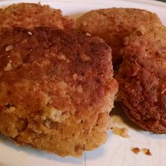 A picture of George's Crispy Salmon Patties.