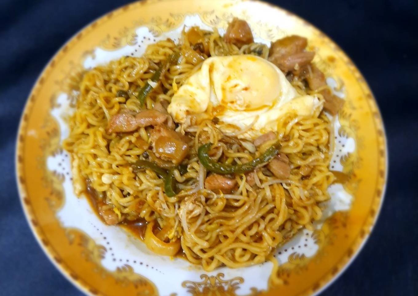 Mie Goreng Kuah nyemek