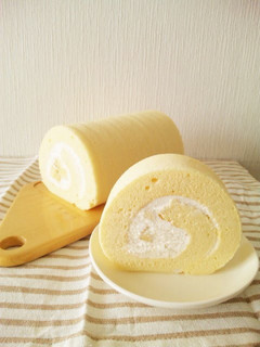 A picture of Fluffy Airy Chiffon Roll Cake.