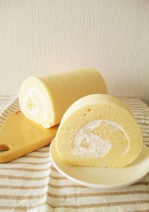 A picture of Fluffy Airy Chiffon Roll Cake.