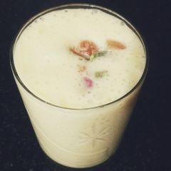 A picture of Tasty mango shake.