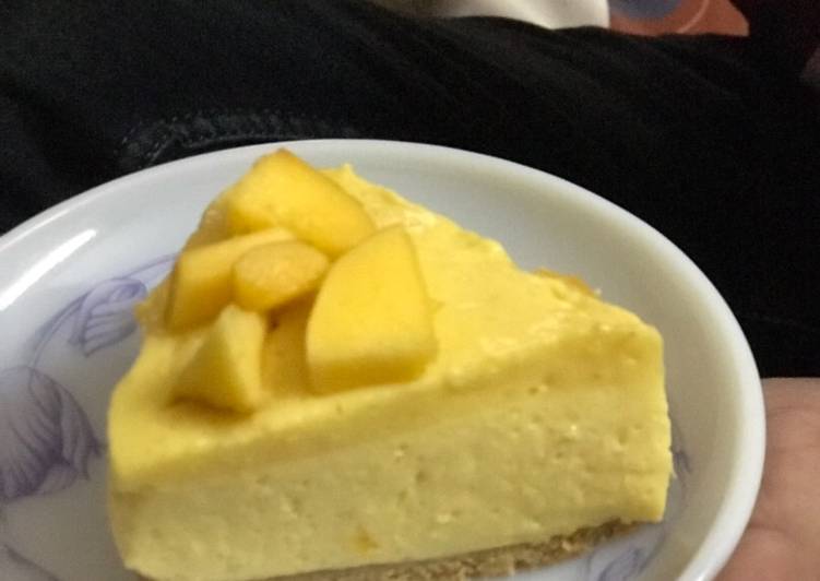 Mango mousse cake