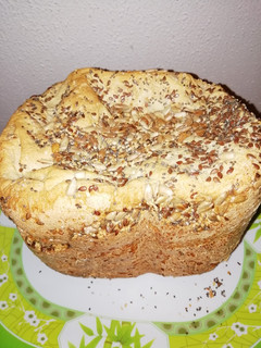 Una foto de Pan de semillas en máquina de pan
