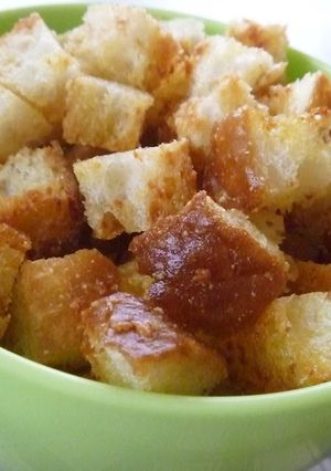 A picture of Garlic Cheese Croutons.