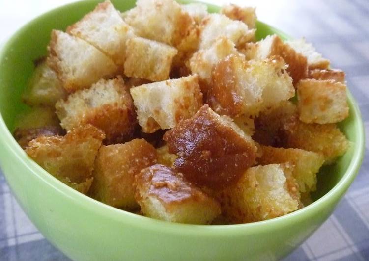 Simple Way to Prepare Quick Garlic Cheese Croutons