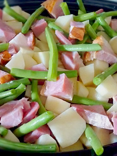 A picture of Ham and Green Beans.