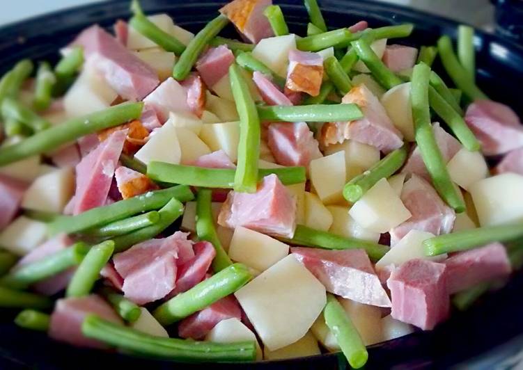 Easiest Way to Prepare Homemade Ham and Green Beans