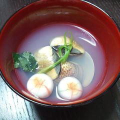 A picture of Clear Clam Soup.