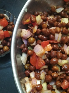 चना चाट (chana chat recipe in hindi) रेसिपी मुख्य फोटो