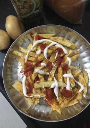 ફ્રેન્ચ ફ્રાઈસ (French Fries Recipe In Gujarati) રેસીપી મુખ્ય ફોટો