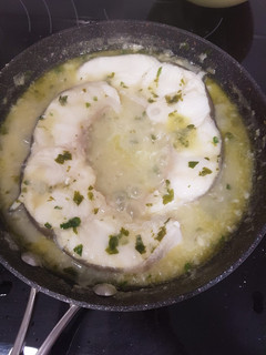 Una foto de Congrio en salsa verde