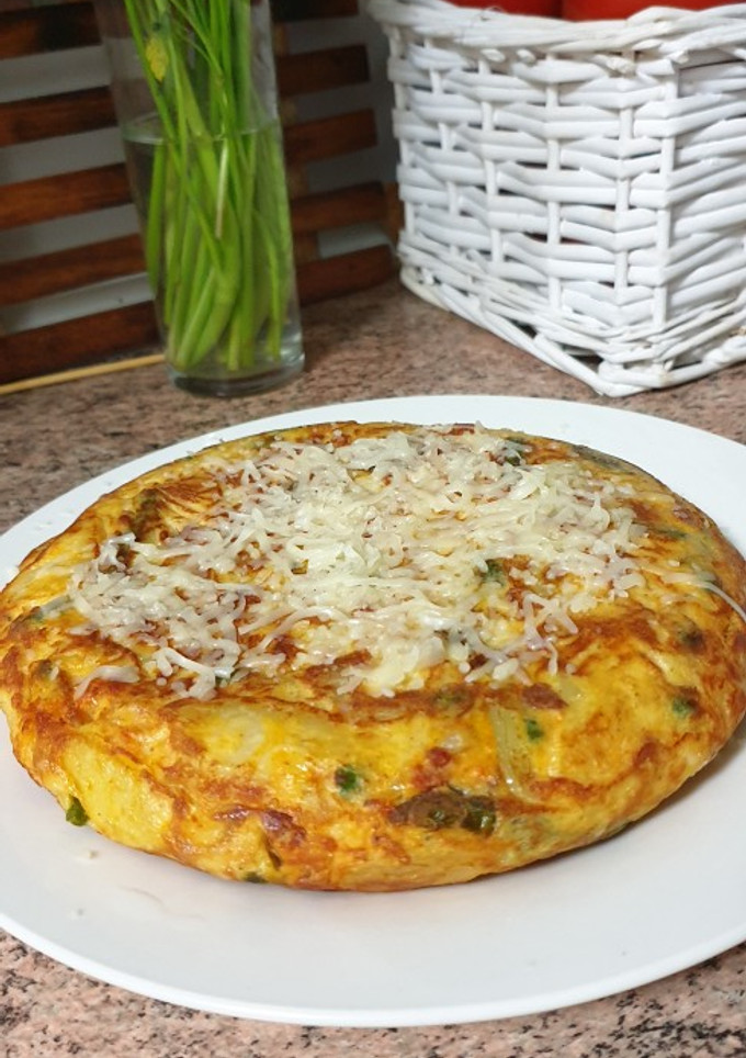 Una foto de Tortilla con espárragos y ajo 😉