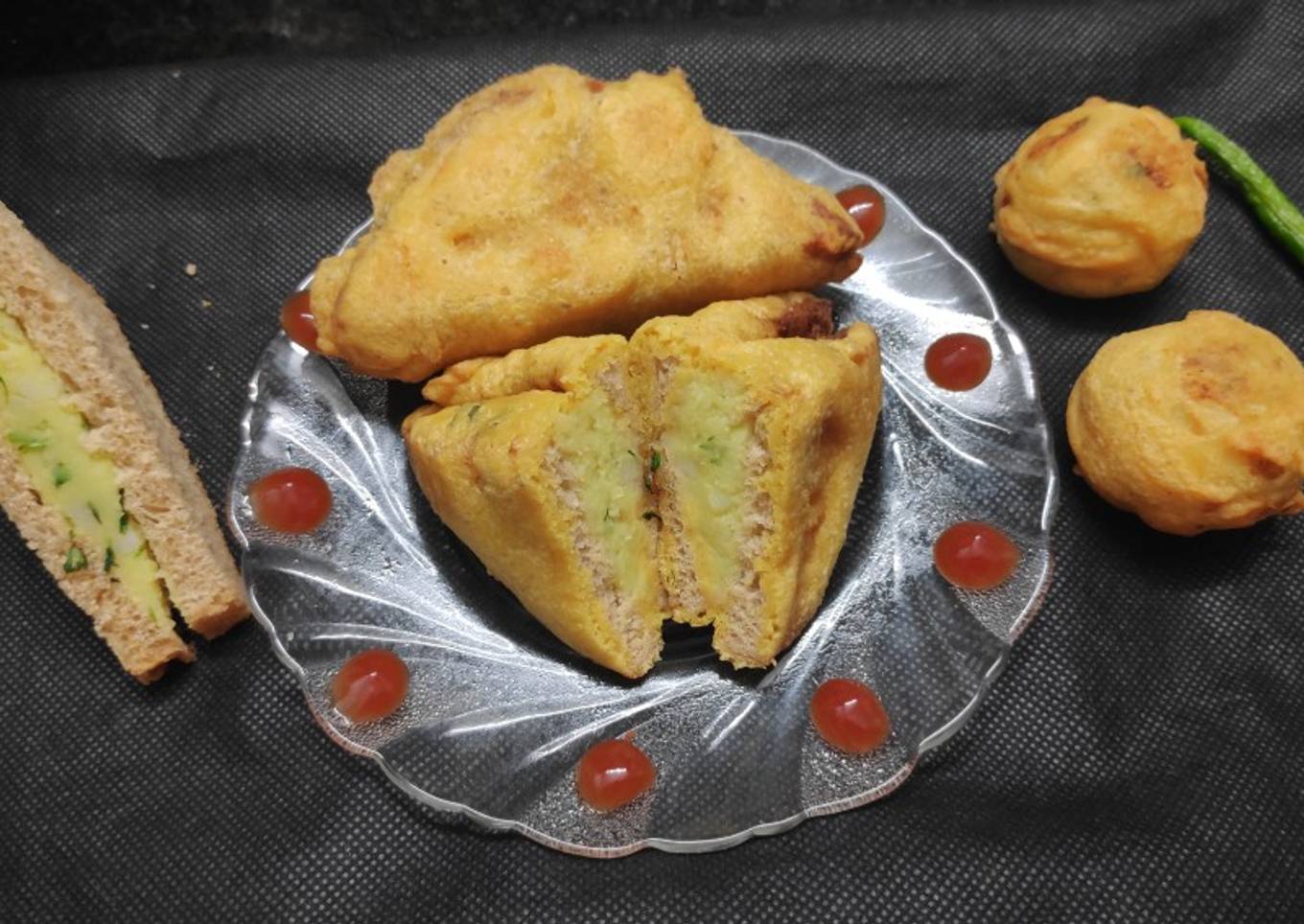 Stuffed Bread Pakoda