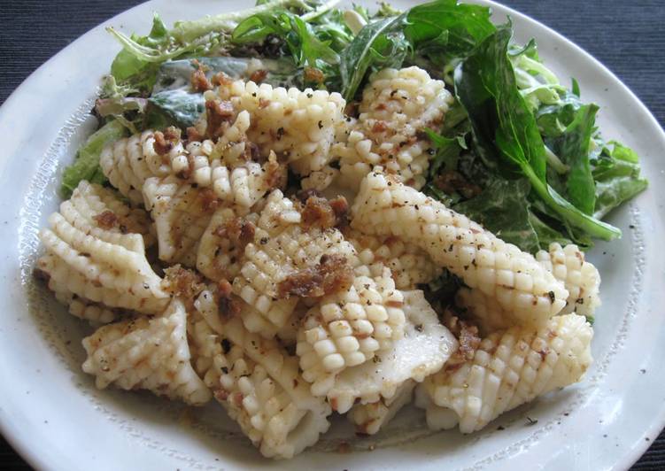 Stir-fried Squid with Garlic & Anchovy