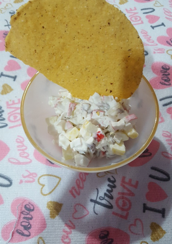 Una foto de Ensalada de surimi, manzana y nuez