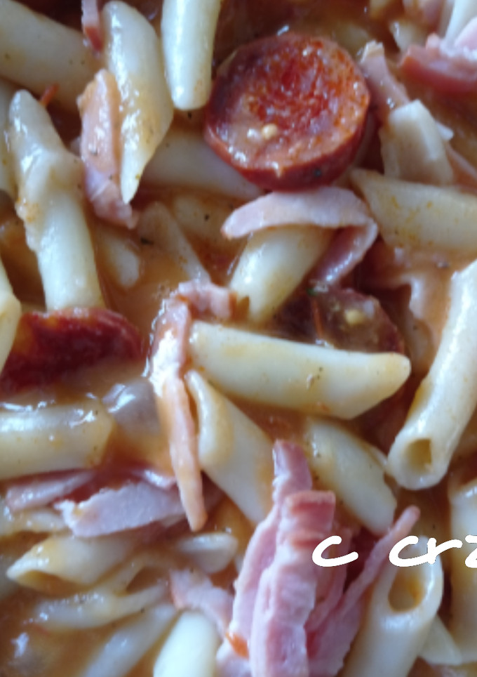 Una foto de Macarrones con bacon